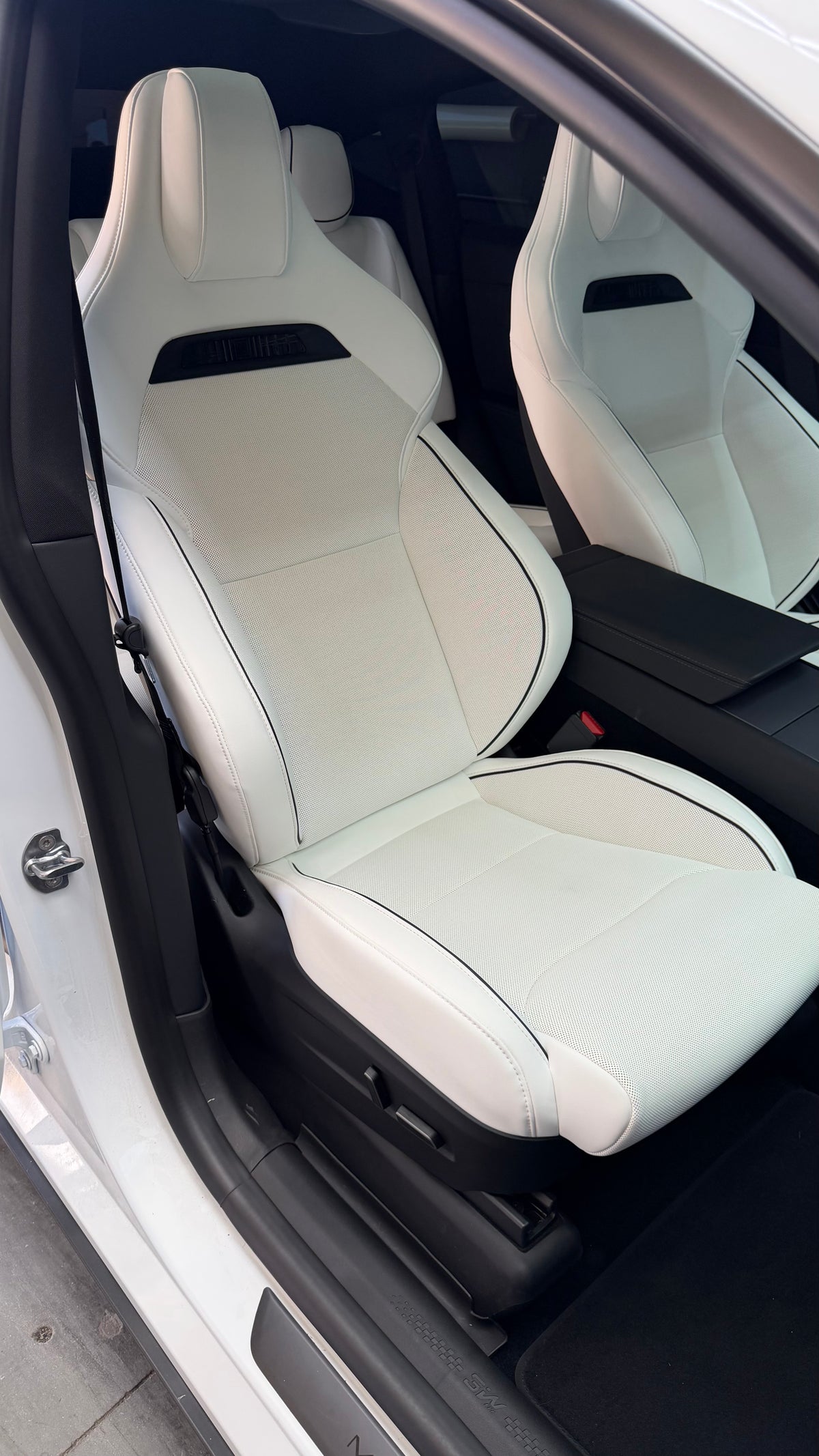 SmarTesla Tesla Model Y/3 High Performance Seat Replacement / Seat Ventilation Option